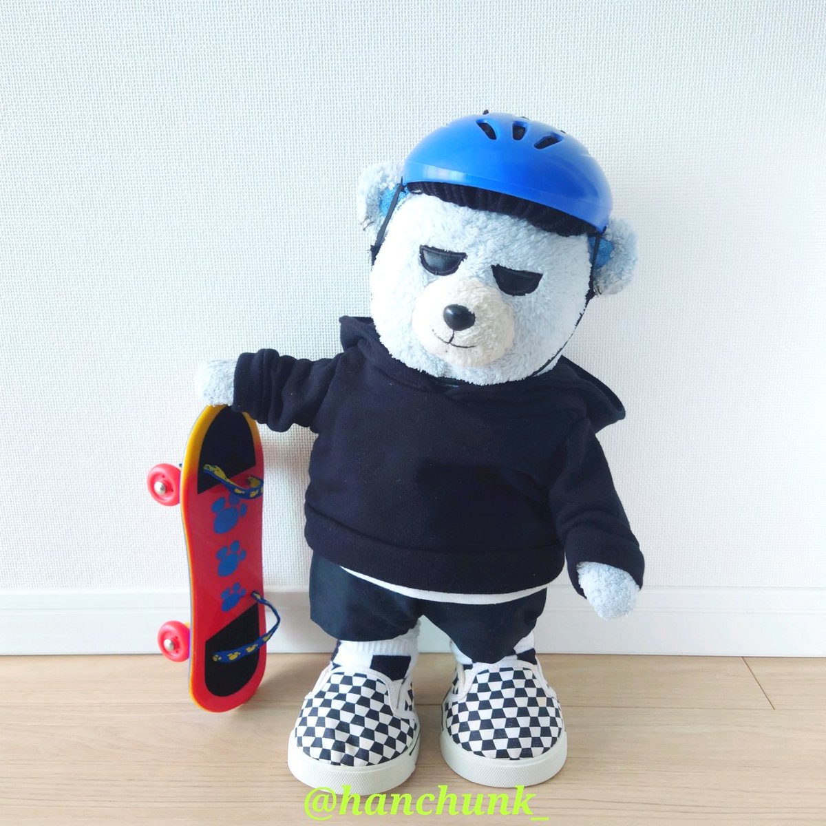 hanchunk_'s tweet photo. Bebekuma likes skateboarding!🛹

🐻べべくまカレンダーについて🐻
現時点までにご注文してくださった方への返信メールと、ご入金確認が取れた方への発注完了メールを送信済みです。
ご注文の締切：12/23(木)まで
ご入金の締切：12/24(金)まで
よろしくお願いいたします！
#スケボー #skateboard https://t.co/vMz10LxYzm