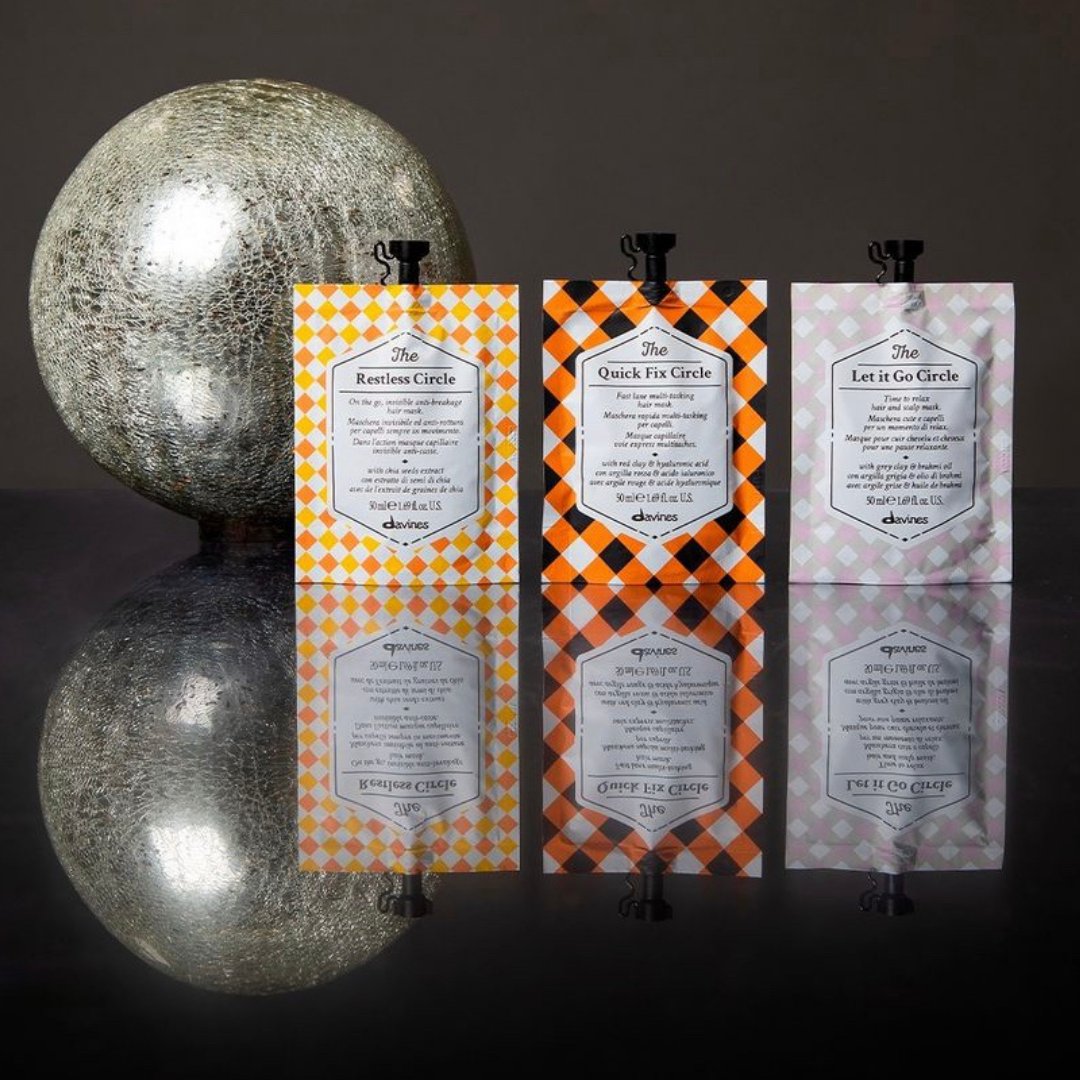 KWrightSalon's tweet photo. Because even if Santa isn't coming to town you still have time to get a gift for you and your loved ones✨ You can make purchases in salon or online 🎁
.
.
.
.
.
.
📸: @davines_uk

#karenwrightsalon #christmaswithkaren #christmas #christmastime #christmasgift https://t.co/dM6fsOdXEF