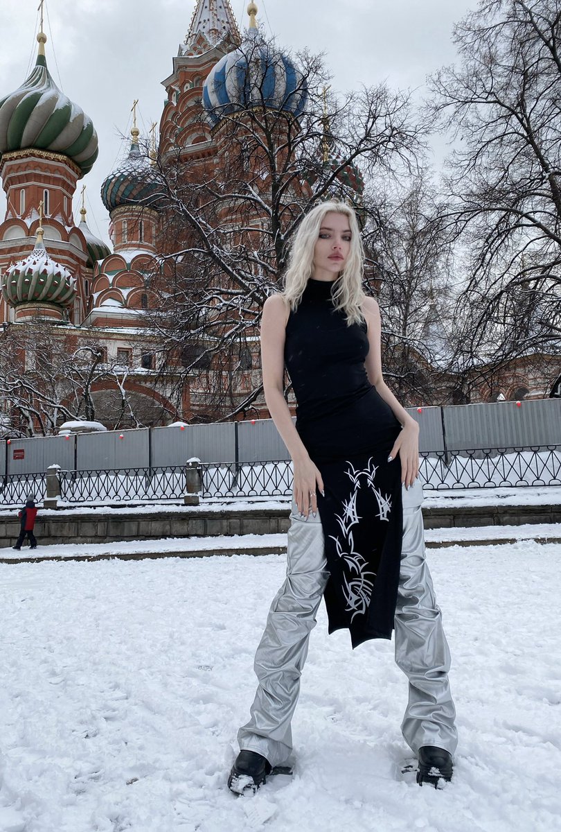 newfaceinnhell's tweet image. При просмотре фото внезапно может стать холодно