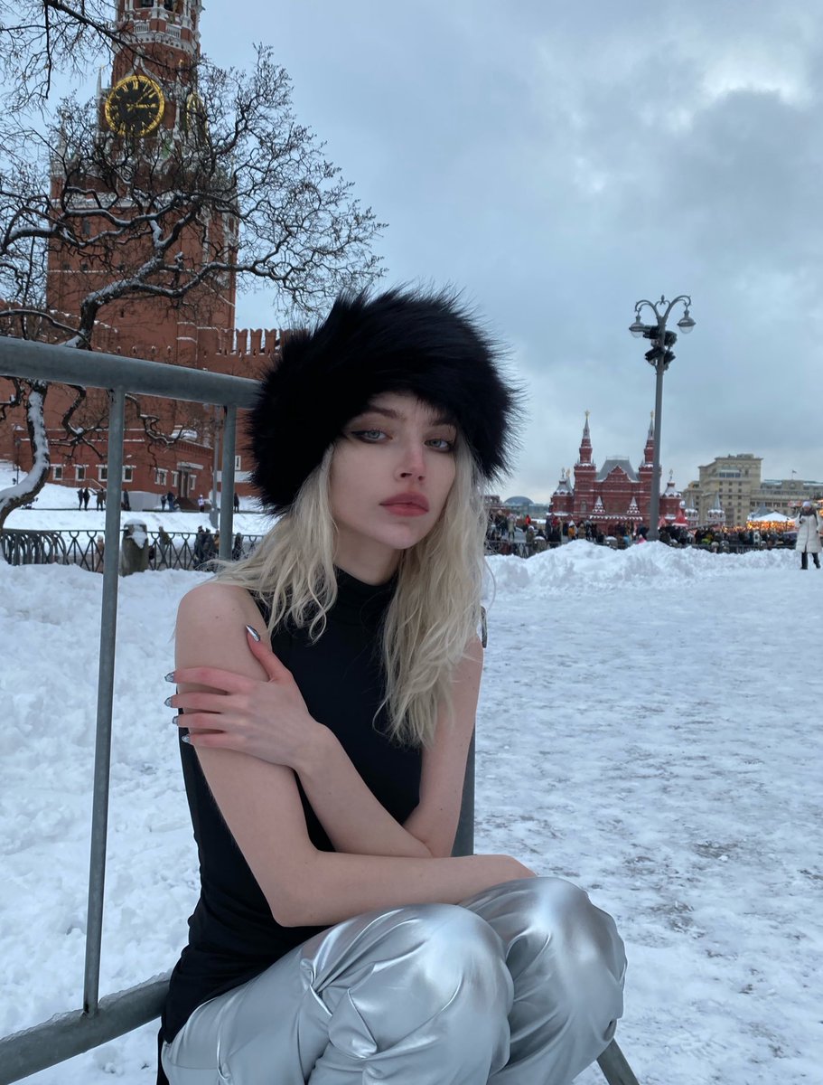 newfaceinnhell's tweet image. При просмотре фото внезапно может стать холодно