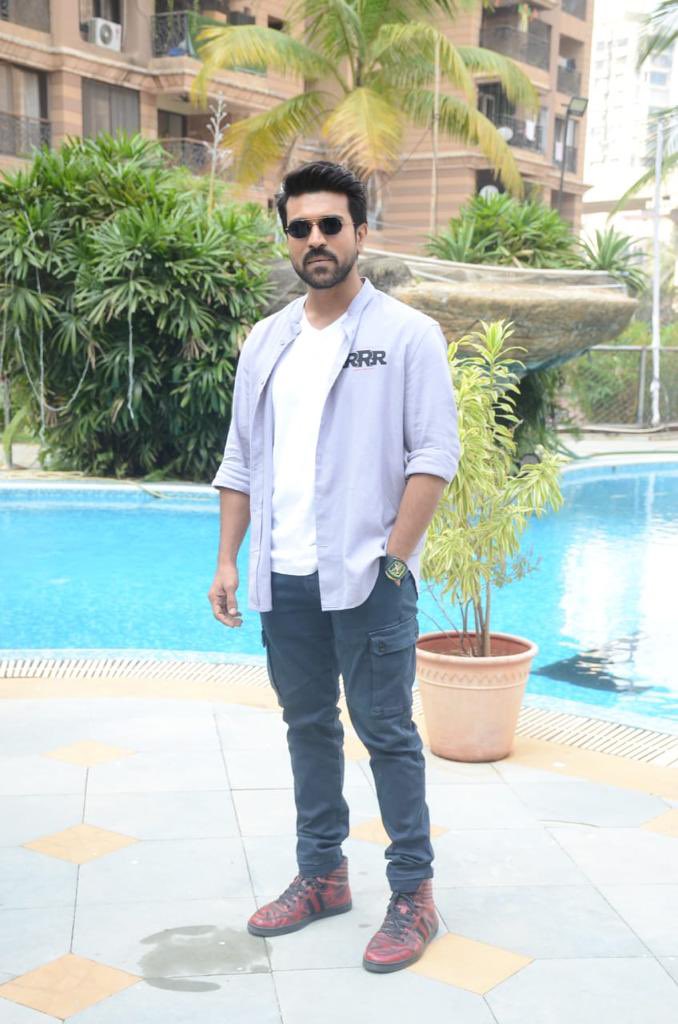NtvTeluguEnt's tweet photo. Mega Power Star @alwaysRamCharan looks strikingly awesome as he kick starts promotions with team #RRR in Mumbai
#NTVEntertainment #RRRupdates #RRRPromotions #RamCharan https://t.co/cjdP7UVANI