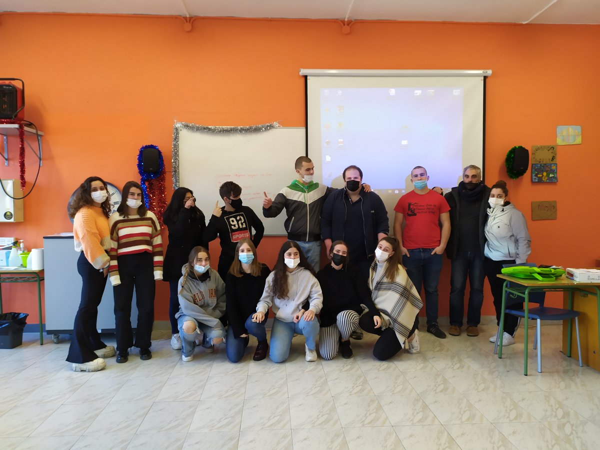 agisasgipuzkoa's tweet photo. Desarrollando el taller de asesoramiento con juventud. #programas #insercionsocial #juventud
Gazteriarekin asesoramendu tailerra egiten.
#programak #gizarteratzea #gazteria https://t.co/icCMIYCCRB