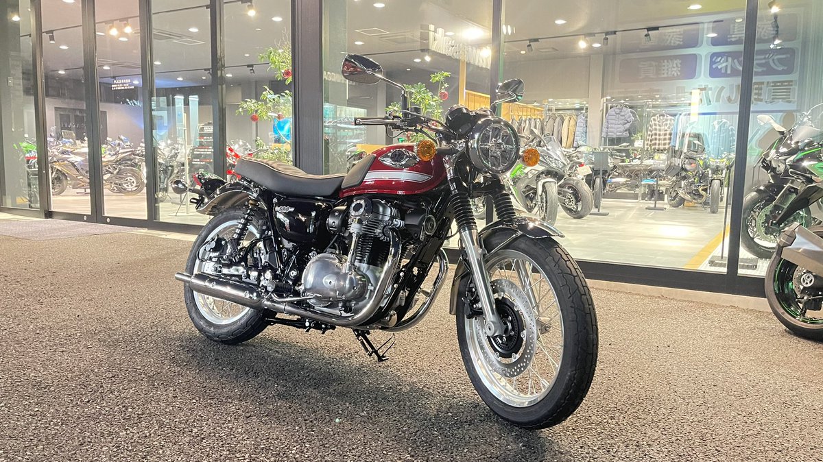 svvk_gsxgy1471A's tweet photo. 嫁ちゃん、㊗️W800増車決定！🎉

納車は4月頃だそうで😊
この時代に、油冷と空冷乗りの夫婦になります😆

#W800
#GSX1400 https://t.co/pkIX6lCytk