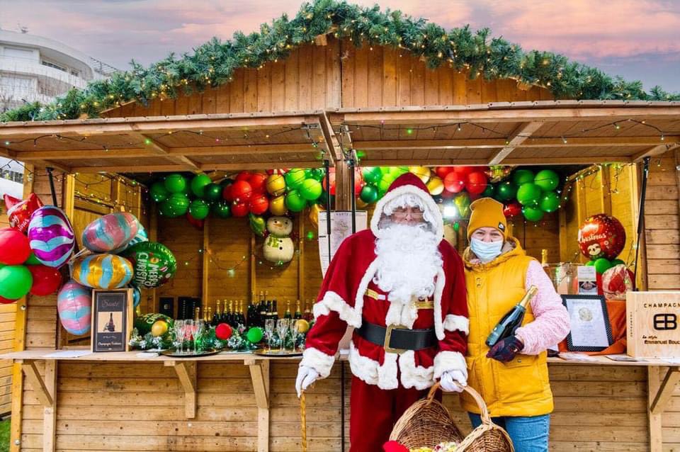 villelevallois's tweet photo. 🎁 Besoin d’idées cadeaux ?

🛍 Bijoux, mode, décorations de Noël, créations pour bébé, luminaires, confiseries, traiteurs…. Venez découvrir les chalets du MARCHÉ de NOËL au Parc de la Planchette, jusqu’au 24 décembre 16h  !
#Levallois https://t.co/KQMr2HvKrT