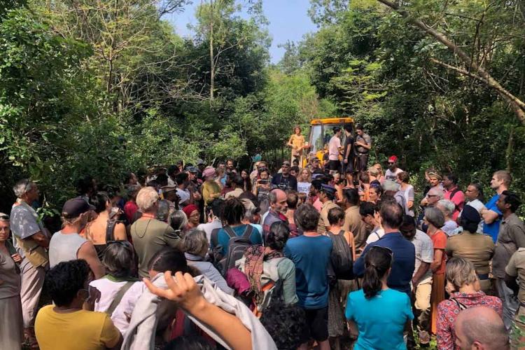 TubeThambi's tweet image. People are missing the point if they think we are blocking ANYTHING, we want the road and we want a city and we want the Mother&apos;s Dream for such a city, but we also want Human Unity &amp;amp; Community Process, that was also part of her DREAM. #humanunity #sosauroville #aurovilleindia