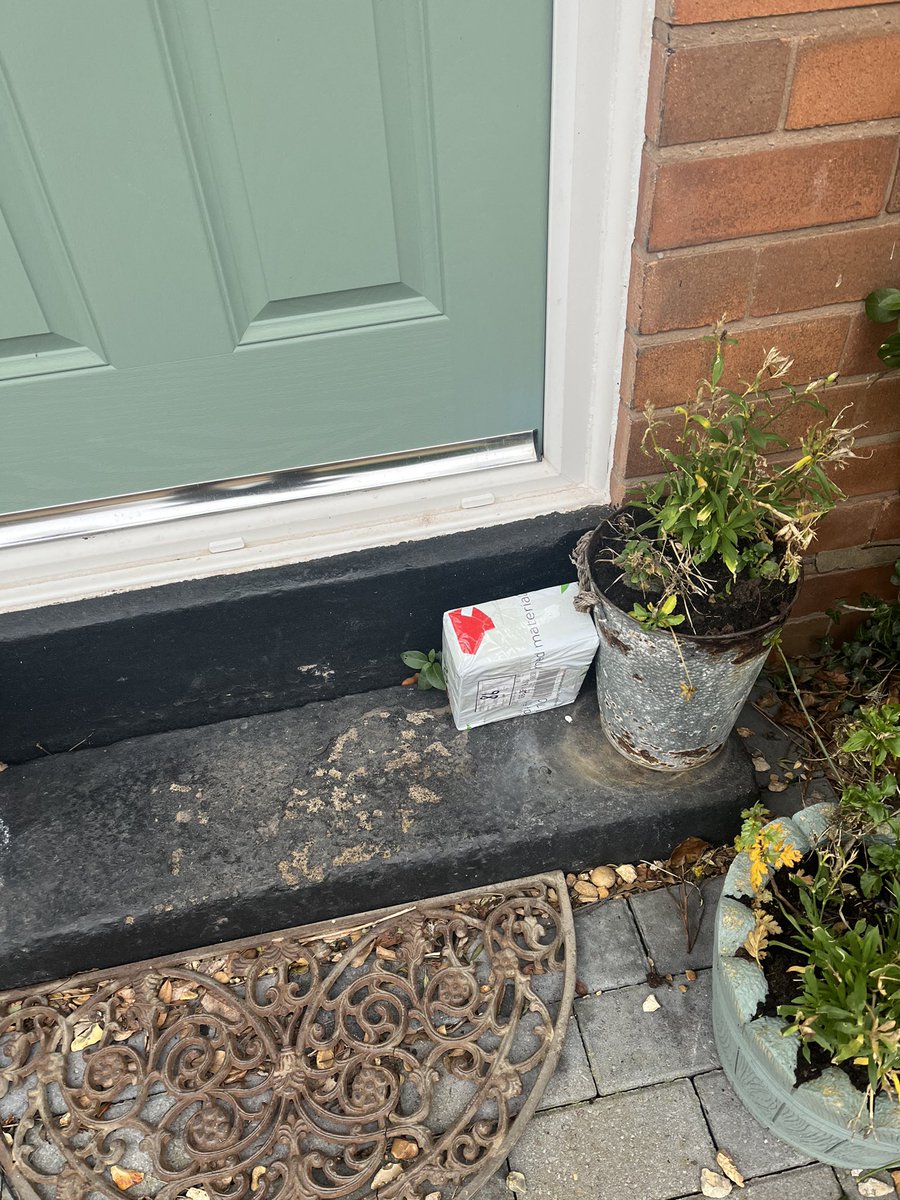 BurtieBrom's tweet photo. Parcel update! After extensive local enquires it arrived on the step this morning. 😃 #standown @UKBathroomStore @DPDgroup_news https://t.co/8g7F54EWVX