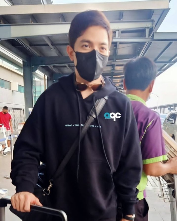 Lesleng04's tweet photo. Have a happy and safe vacation paps @aldenrichards02 ❣️

#ALDUBatADNRadiateLove https://t.co/rHXqDBCtr3