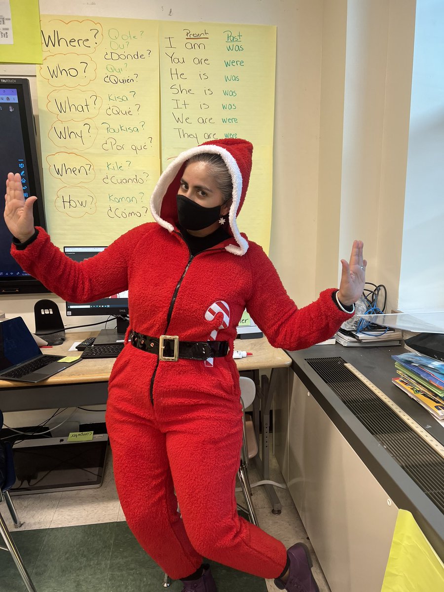 westbury_ms's tweet photo. It's candy cane day here at WMS! #onewestbury https://t.co/su91L7b3Ad