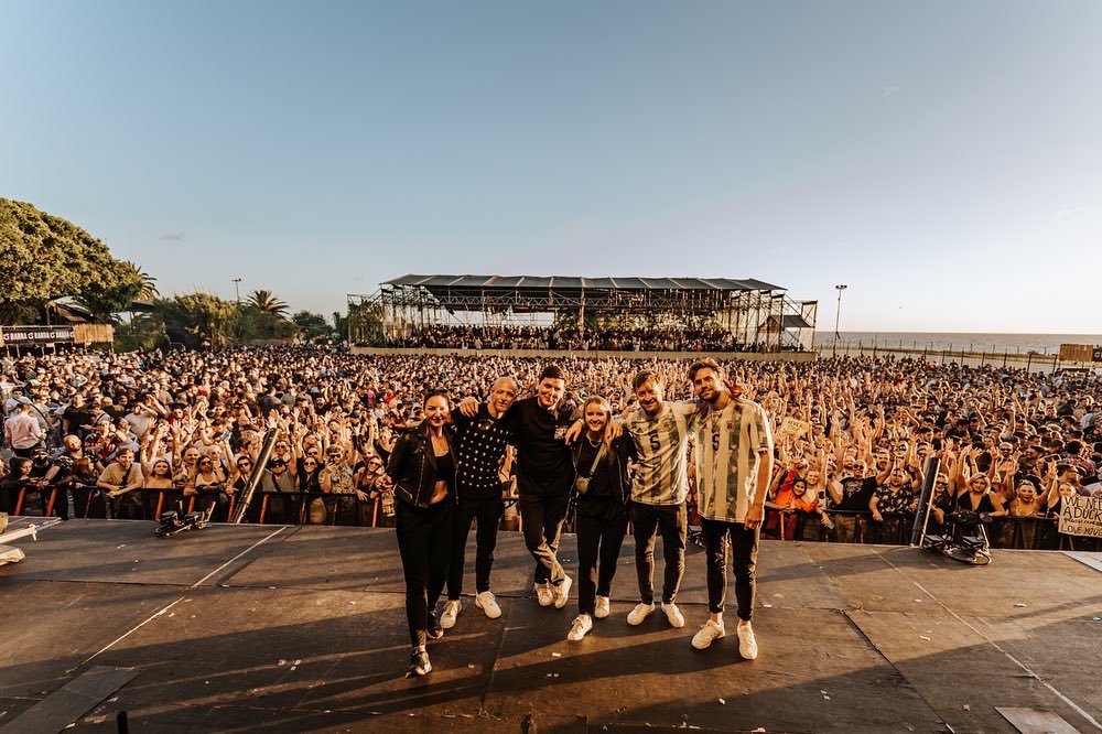 BB_BORISBREJCHA's tweet photo. "Mandarine Park - Round 3"
GRACIAS ♥️
My team and I would like to thank our fans from the bottom of our hearts for this incredible time ♥️
It has been an indescribable journey 🙌🥰
We hope to see you again soon!
__
📸 @felixhohagen 
#mandarinepark #argentina🇦🇷 #uruguay🇺🇾 #joker https://t.co/cP3TqIJrfM