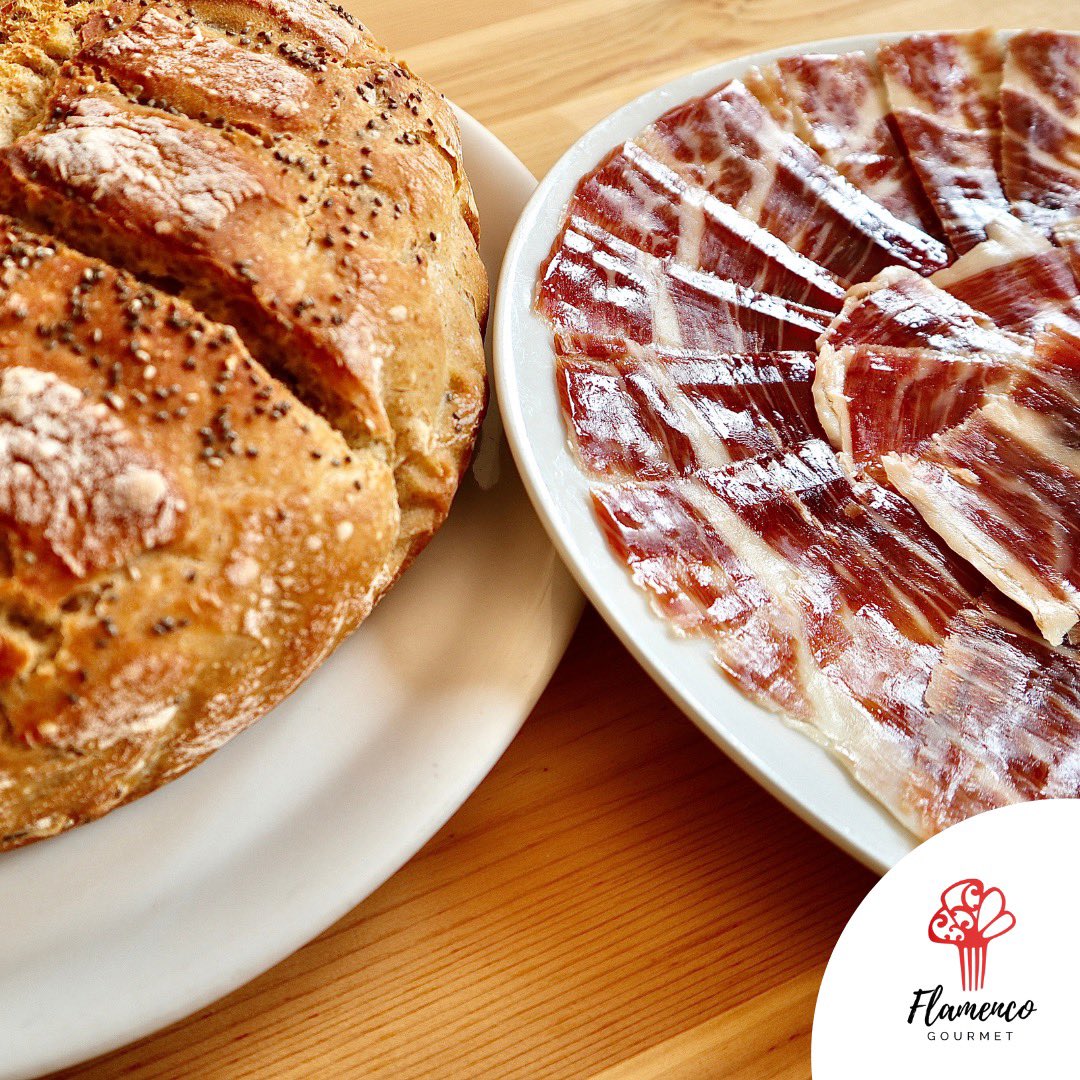 GourmetFlamenco's tweet photo. 🇪🇸 La unión perfecta de dos productos. ¿Has probado alguna vez el jamón auténtico de Jamones El Gorrilla?

@JamonesGorrilla 
👉🏻 https://t.co/heBhosz3gB

🧀🥩🇪🇸✈️
👉🏻https://t.co/wnLeLgeE1b https://t.co/rdvqgIJSwW