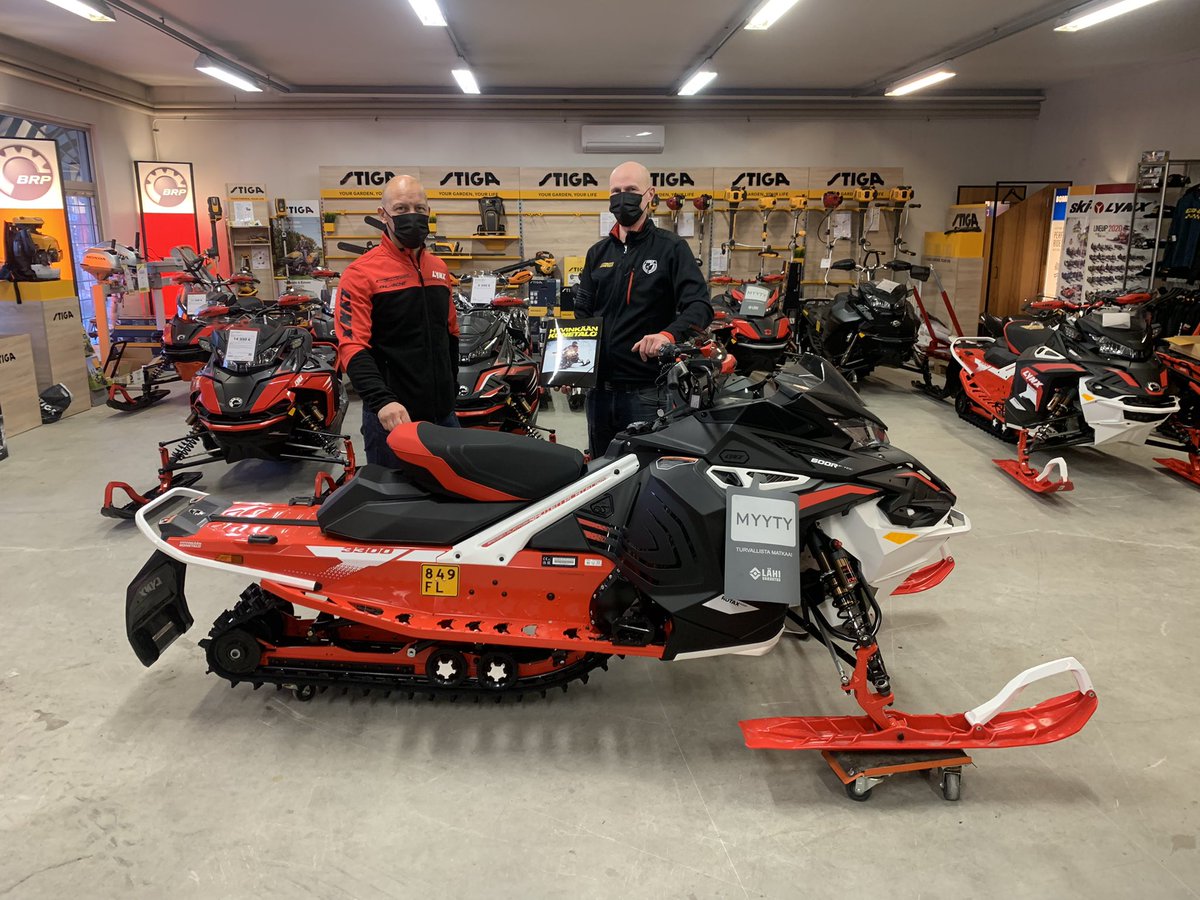 LotharMr's tweet photo. Hain äsken uuden Lynx Enduron Hyvinkään Konetalosta https://t.co/gW6KUJjQdK 😊 #Lynx #enduro #HyvinkäänKonetalo #BRP https://t.co/pUKMO8Ci4T
