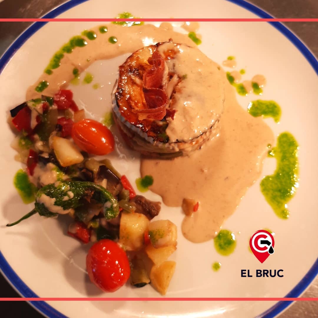 ESelbruc's tweet photo. La cuina del #Bruc 🍽🔝 https://t.co/w2so11C6t4