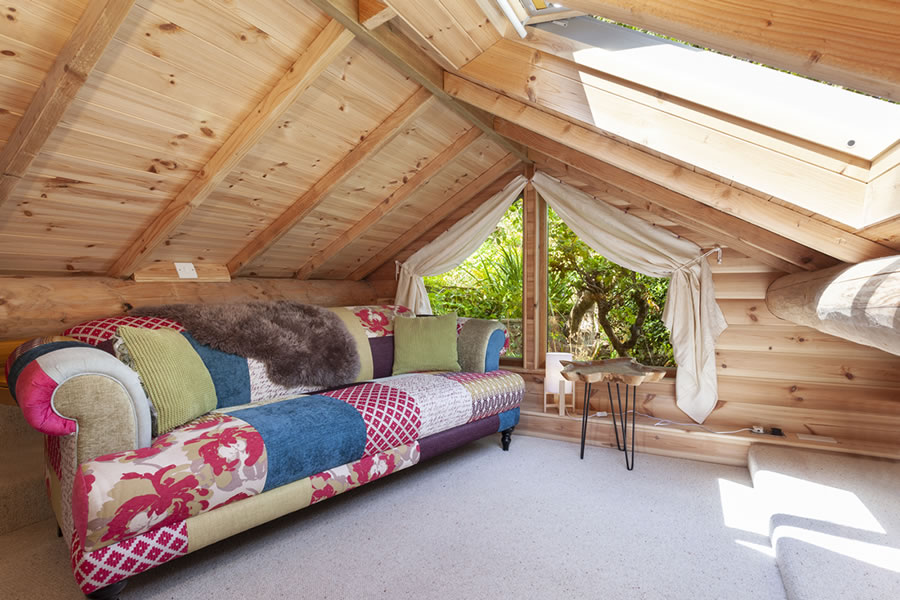 TheHolidayCots's tweet photo. Tucked away in the trees, the romantic Porthole Log Cabin enjoys incredible views from both inside & out! It's the perfect place for couples seeking an idyllic escape.
🛏️ Sleeps 1-2
https://t.co/G6fmNs2KrC
#LogCabin #Minehead #Somerset #RomanticBreak #JustForTwo #SeaViews https://t.co/NhSPH8m7MR