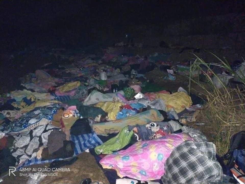 teeeapot's tweet photo. While the military tries so hard to show the world we’re going back to “normal” by reopening entertainment venues, forcing malls to open in big cities just for legitimacy, here is the reality at the borders. The escalation in Myanmar’s refugee crisis will soon be out of hand. https://t.co/u9hdaGPDDQ