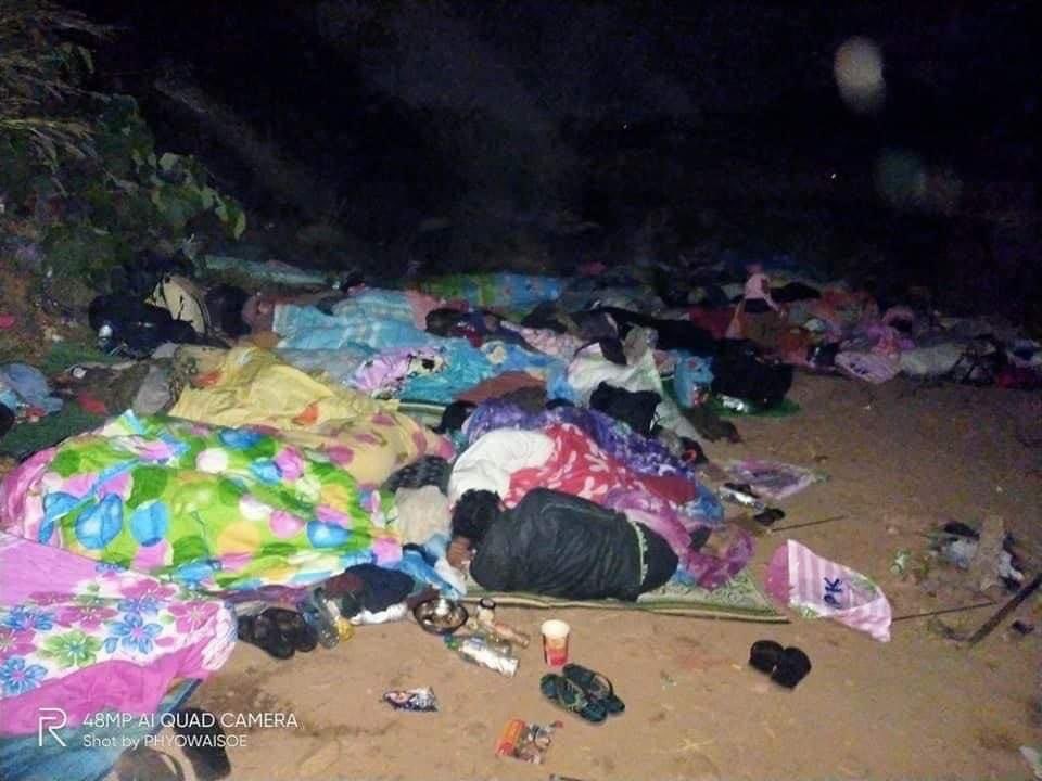 teeeapot's tweet photo. While the military tries so hard to show the world we’re going back to “normal” by reopening entertainment venues, forcing malls to open in big cities just for legitimacy, here is the reality at the borders. The escalation in Myanmar’s refugee crisis will soon be out of hand. https://t.co/u9hdaGPDDQ