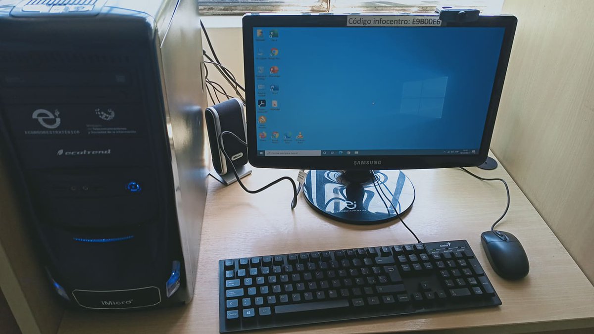InfMARIANITA's tweet photo. Agradecemos al Ing Leonel Coello Presidente del Gad Santa Marianita de Jesús y a sus compañeros vocales por ayudar con el arreglo de los equipos cambiando los discos duros y con la donación de 
1 Teclado
1 cable VGA
1 cable adaptador para el proyector https://t.co/HXw8lR5rPC