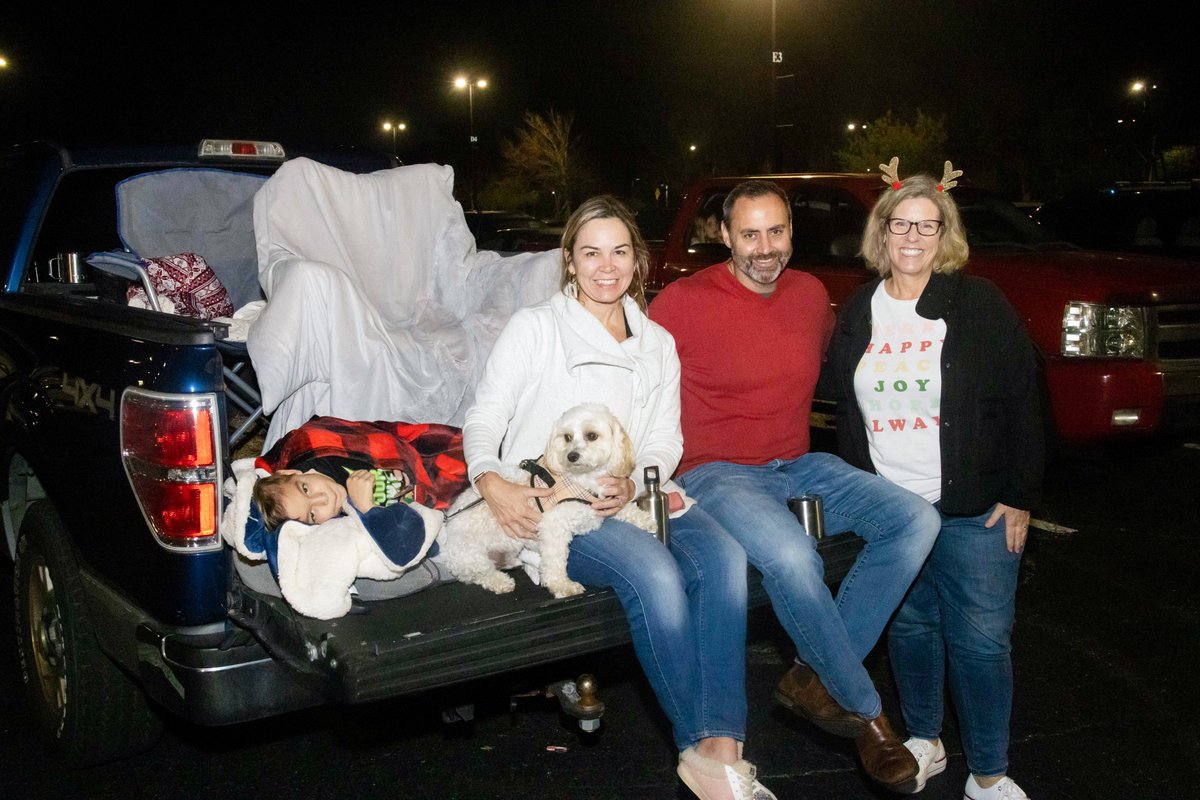 tcjayfund's tweet photo. Thanks to our teammates at @sightsoundav, @Citi, and @ActionNewsJax, our families got to enjoy a time out from cancer night watching a classic Christmas movie and took home gift bags with snacks, blankets, and gift cards. https://t.co/DlDr2sJ2mE
