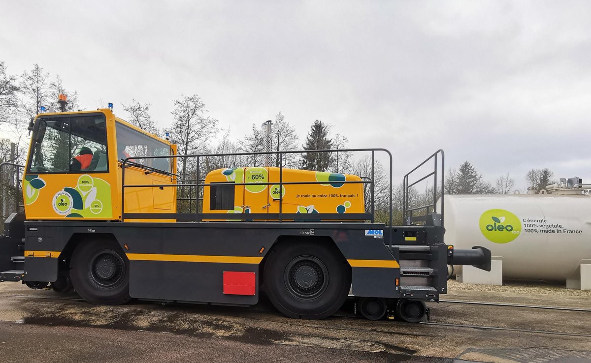 Oleo100_FR's tweet photo. 🚂Producteur d'Oleo100, le site @saipol_officiel du Mériot (Nogent-sur-Seine) adopte un locotracteur dédié au transport de co-produits du colza... qui roule au #colza ! 

👉En savoir plus sur https://t.co/J2mXudaBf1 https://t.co/Z0DnqFMmqy