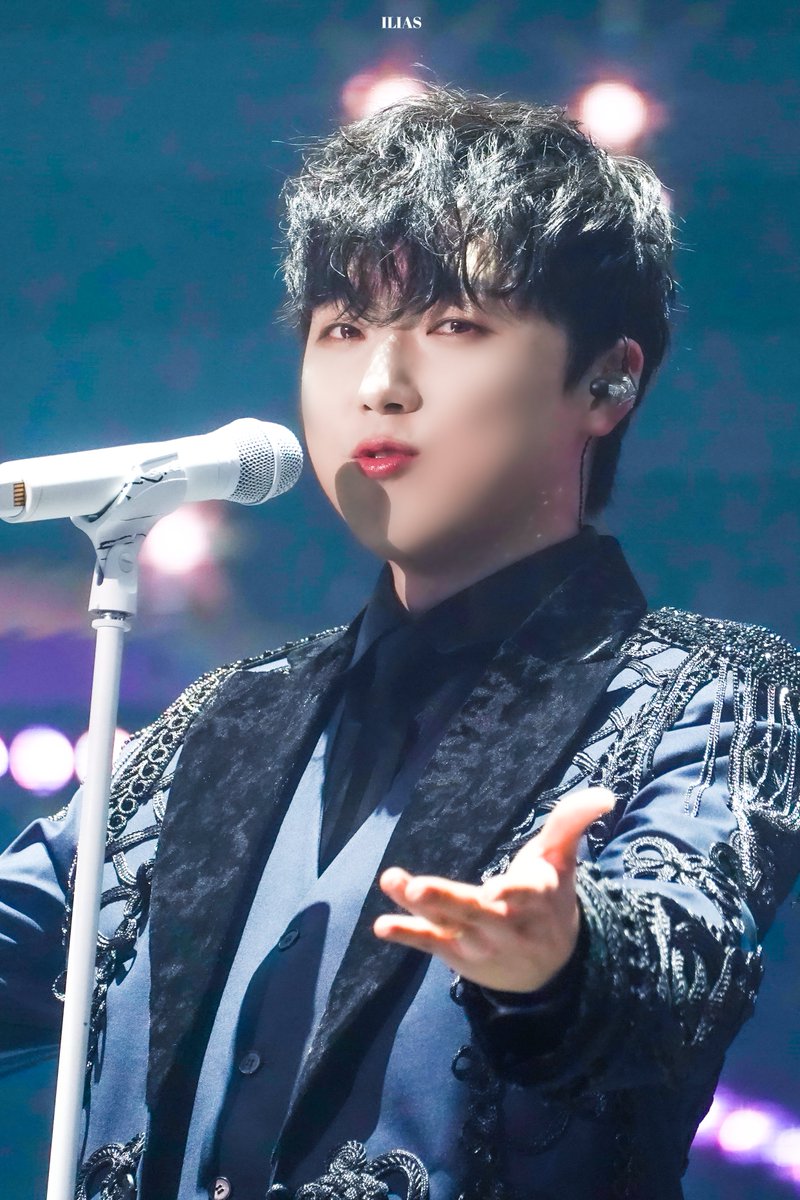 211219 더로얄 인 서울  𝙏𝙝𝙚 𝙍𝙤𝙮𝙖𝙡 𝙄𝙣 𝙎𝙚𝙤𝙪𝙡✨ 
촬영 @PITTA_RIVER 리버깅의 완벽한 사진 같다사보🤍 
사진 공유 감사합니다:) 
#강형호 #포레스텔라
