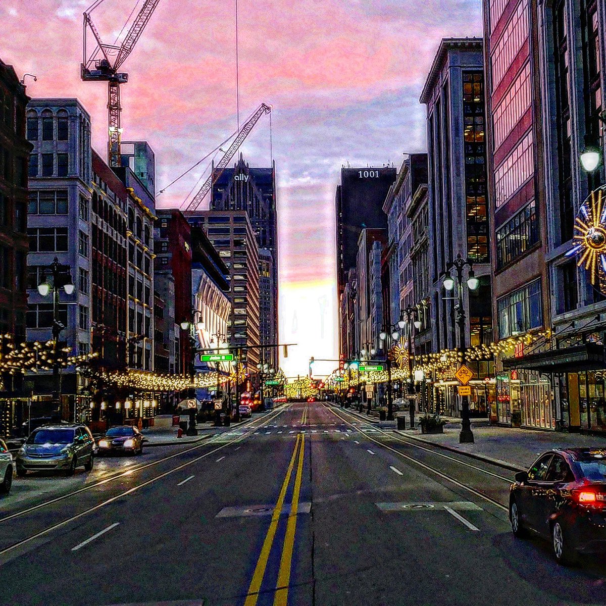 jamesxxcc's tweet photo. Good Morning Detroit!
#streetsofdetroit #WoodWardAve #313detroit #mondayvibes https://t.co/u9yM1ojgBT