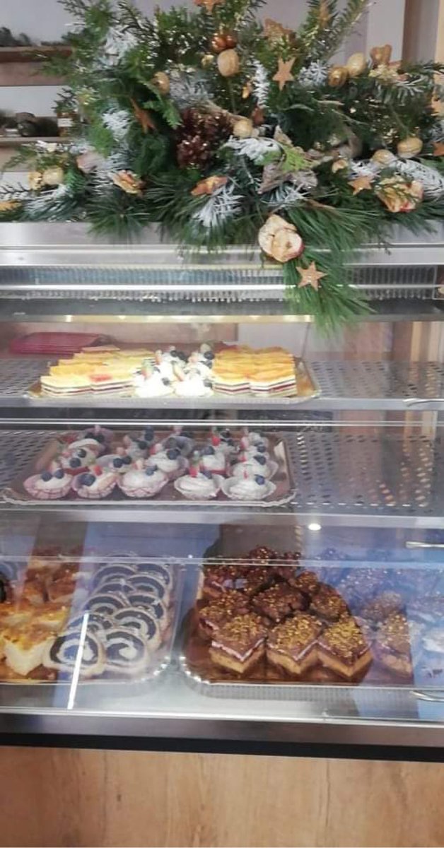 saravanaszk's tweet photo. OLSZTYN! 
Zapraszam na obiadki domowe do nowo-otwartego lokalu Durszlaka na ul. Szewczenki 7 - moja mama zmieniła lokalizację baru i bardzo się stresuje otwarciem (w szczególności w aktualnej sytuacji pandemicznej), możecie wszamać powitalny poczęstunek i kupić dobry obiad https://t.co/Rc7TGfJMyA