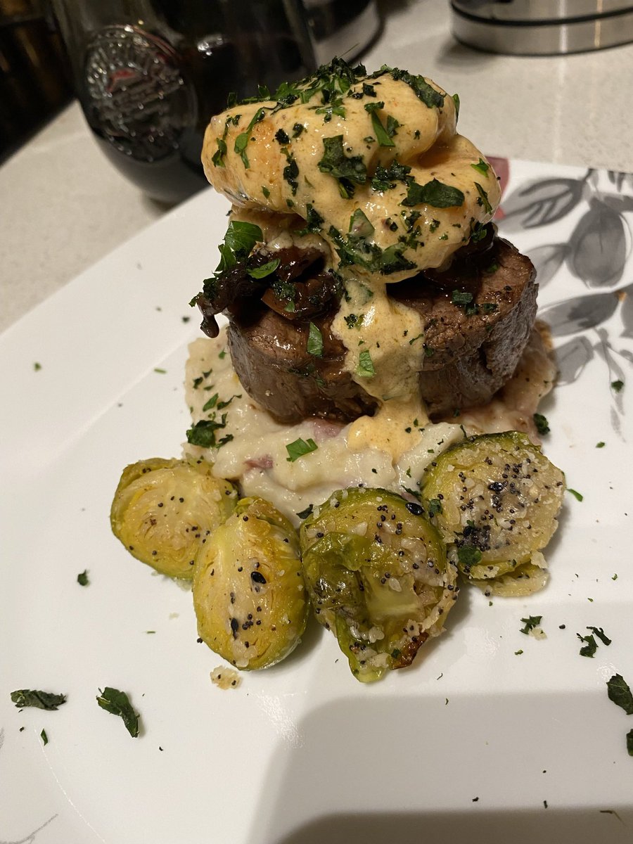 ChefAshley15's tweet photo. Surf &amp; turf and with roasted Brussel sprouts and mushrooms and homemade garlic mash potatoes #layers #cooking https://t.co/yMUJPT33f7