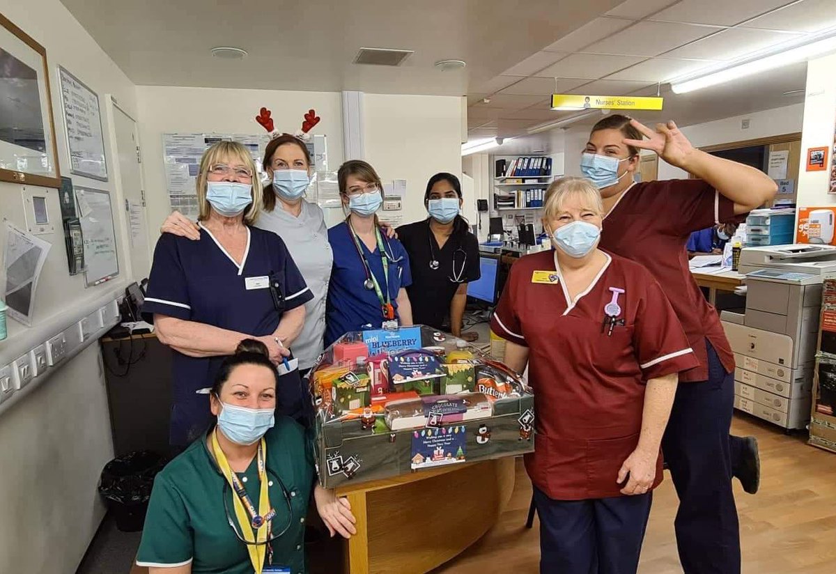 3JCUH's tweet photo. We would like to say a huge thank you to Teesside at Christmas for delivering this hamper, and for everything else they do. Our staff couldn’t be happier! Thank you 🎄☃️💙 #teessideatchristmas #NHS https://t.co/YnPxmJUCoF