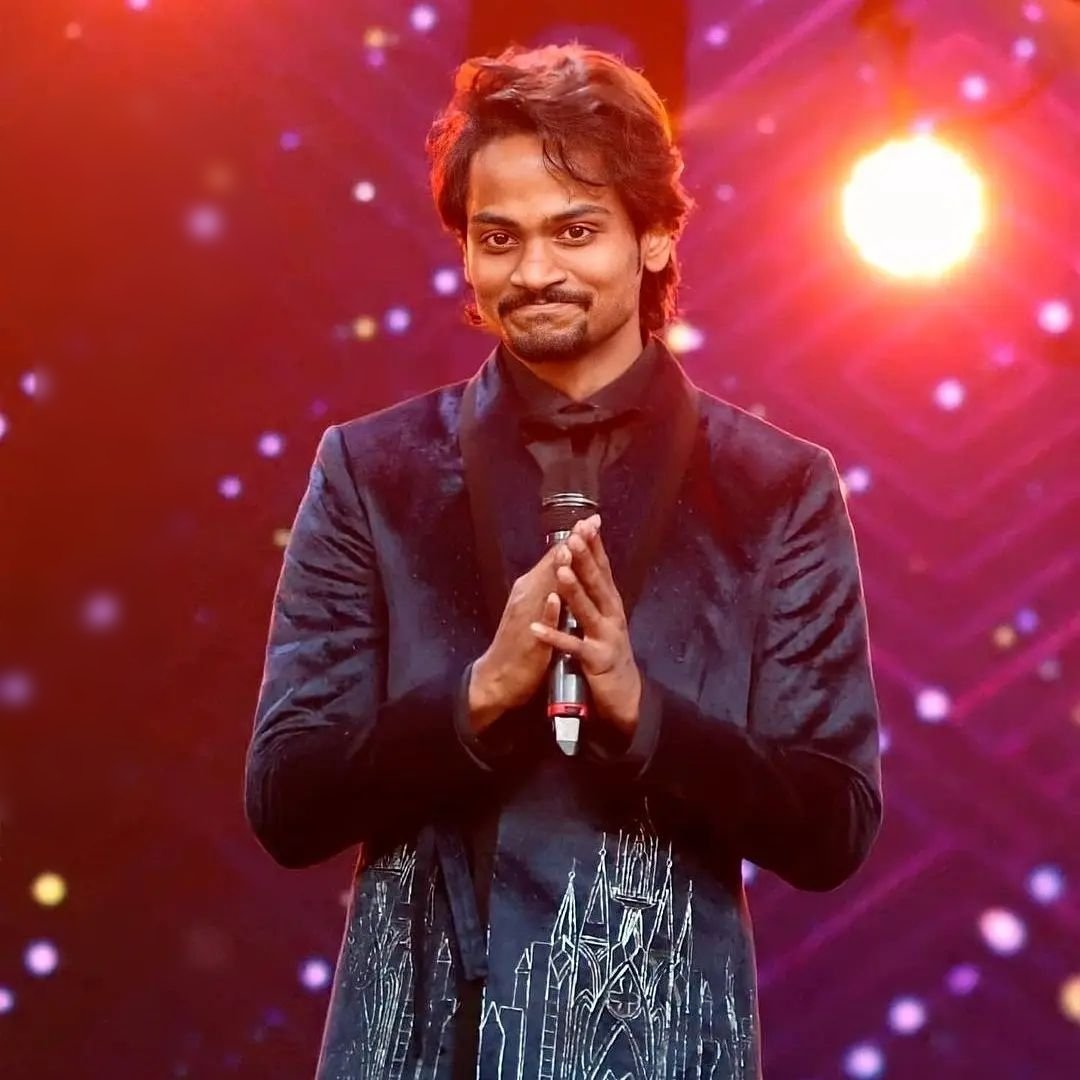 KARTHIK_1433's tweet photo. He went through the negativity in this age..
He is facing many people's Characters..
Even though the bigboss is over.. Negativity on him is not going off..
We are with him always..❤️
The youngest person to achieve success 😇✨
#PeopleswinnerShannu
#Shanmukh #PeoplesWinnerShannu https://t.co/5eexQL7mwj