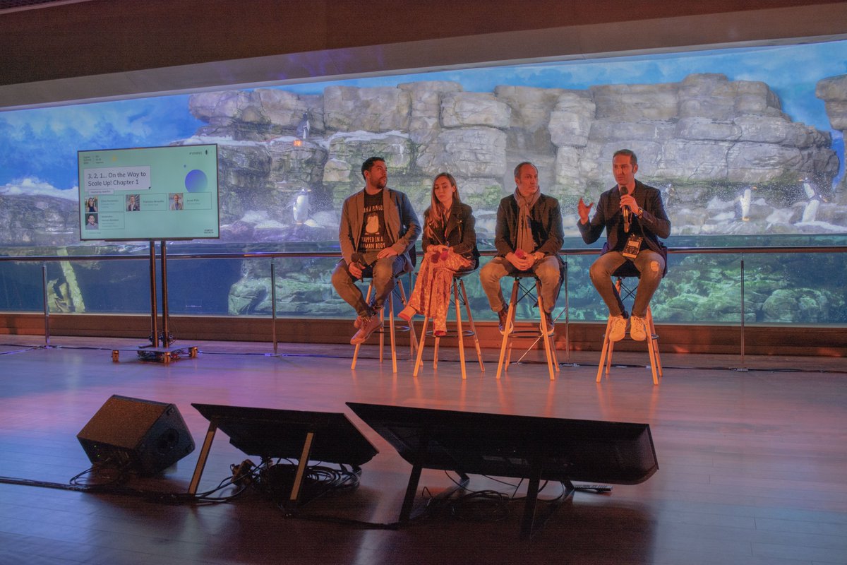 Wayra's tweet photo. #WeAreWayra | Last week the @WayraEs hub was at Valencia Digital Summit 2021 (@Startup_VLC #VDS2021), a global event that showcases disruptive solutions and creates business opportunities between key players and the innovation ecosystem!

📸 @galgus_ @councilbox @watchity_ https://t.co/TjFX2QaP1g