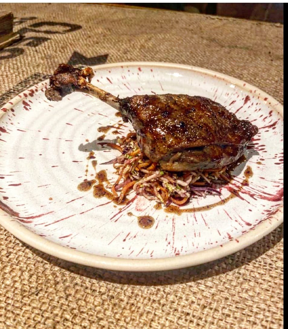 RedBlindley's tweet photo. Fancy something small to eat ?
Todays special is braised and glazed gressingham duck leg and winter slaw
.
.
#duckleg #winterslaw #properfood #lingfield #gatwick #surrey https://t.co/skGxkwieZu