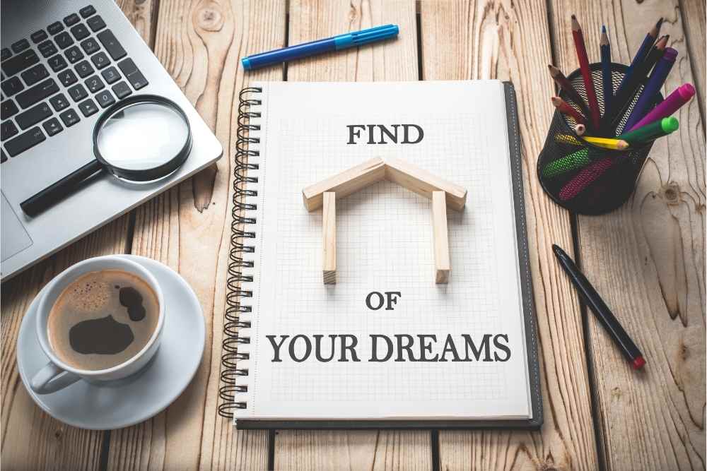SellYourHouzz's tweet photo. The latest K-W real estate market stats are listed for you in my latest blog, along with a few local holiday events that are going on in the K-W area.
https://t.co/jqa4miY59g
#realestatenews #RealEstateAgent #WaterlooRealtor #KitchenerRealtor #MikeBolger #SellYourHouzz https://t.co/mN8J3mm7NX