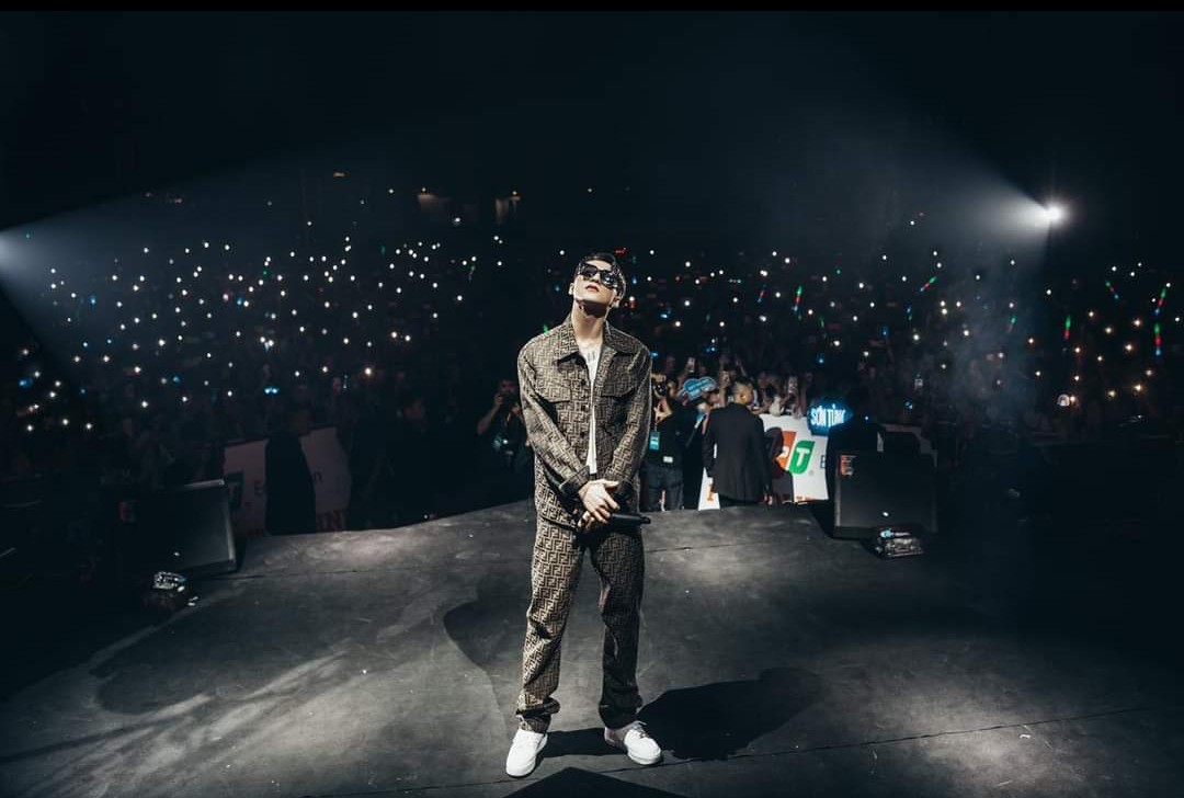 ST4MTP's tweet photo. Hello, we are the English translation team for the artist Son Tung M-TP. We will update to you his latest activities along with fan project of the Sky family in English
Follow us and wait for the latest tweet😉
M-TP is Us.
We are Sky Family.
#ST4M
#SonTungMTP https://t.co/BOFjwYRMEZ