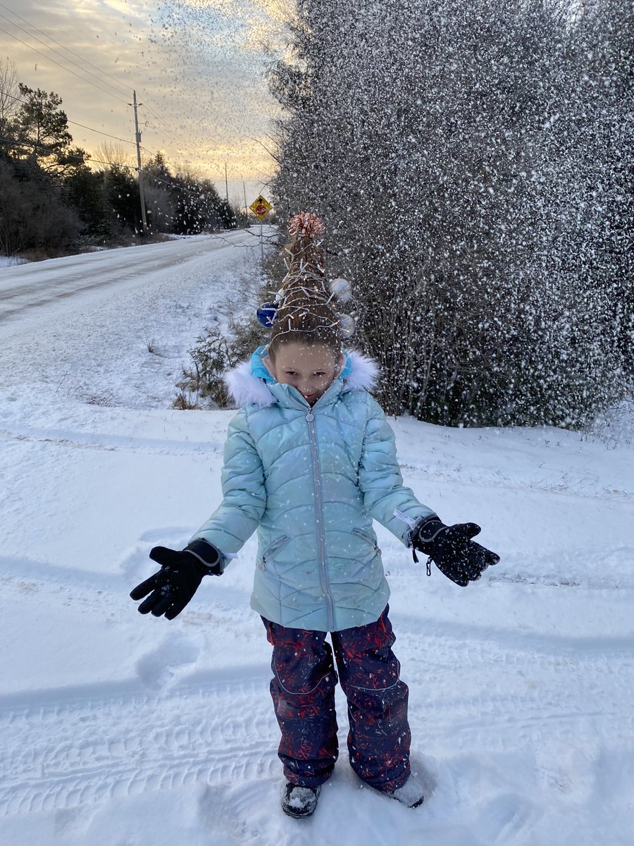 Une semaine d’activités a <a href="/smbmerrickville/">SMB</a>.  On commence avec les cheveux fous!  Inspiré du temps de l’année. <a href="/ecolecatholique/">CECCE</a> @LoignonL <a href="/GabrielleLefe/">Gabrielle Lefebvre</a> <a href="/LoriMcBelanger/">Lori</a> <a href="/Jdupuis_prof/">Jason Dupuis 🎾</a>