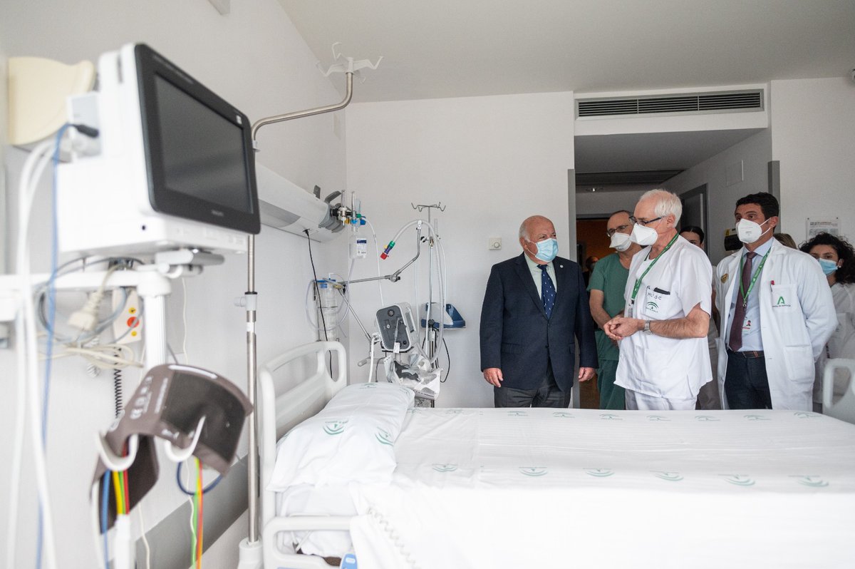 clinicogranada's tweet photo. 🆕La nueva Unidad de Cuidados Respiratorios Intermedios de🏥@clinicogranada es la primera de #Andalucía videoconectada.

Nos permite acortar el tiempo de recuperación del paciente y evitar, en muchos casos, ingresos en #UCI 

#Neumología @saludand

+Info: https://t.co/9U3hr9gJsY https://t.co/jpJnvqyVnH