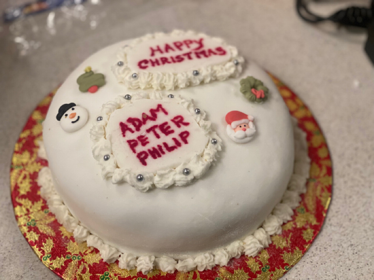 bepo836's tweet photo. How lucky are we?! We can always rely on our customers to keep us smiling through the day #XmasPost #WeArePostOffice #Christmas #ChristmasSpirit #WeArePostOffice #Christmas #ChristmasSpirit https://t.co/J6MWFkMUGK