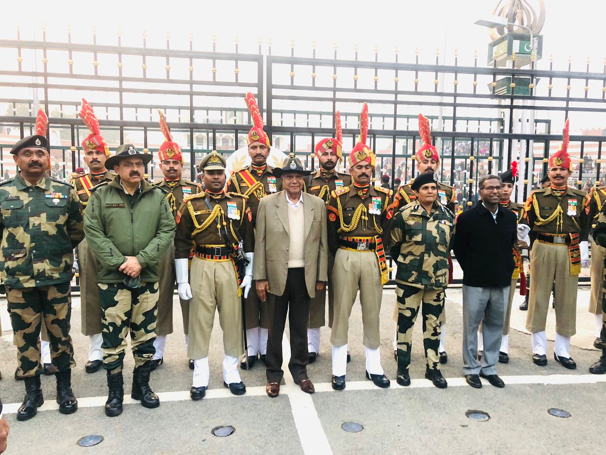 yespunjab's tweet photo. Punjab Governor Purohit visits Bhavans Aashray, a unique 3-in-one Sewa Project under 'Meet & Greet' Programme
https://t.co/6KirxJQ7oY
#BanwarilalPurohit #Governor #PunjabGovernor #BhavansAashray #SewaProject #MeetAndGreetProgramme #Punjab #YesPunjab https://t.co/aHkFnlSIH9