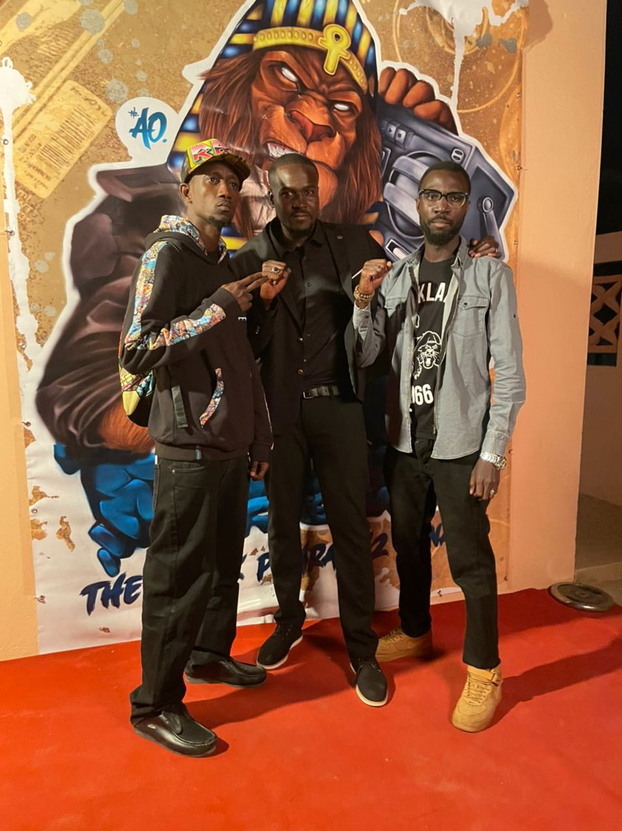 RbscrewSn's tweet photo. Retour en image sur l'inauguration de RBS AKADEMYA... 2022 s'annonce lourd...
#rbs_crew #kebetu #senegal #graffiti #art https://t.co/9LmEa8wtA4