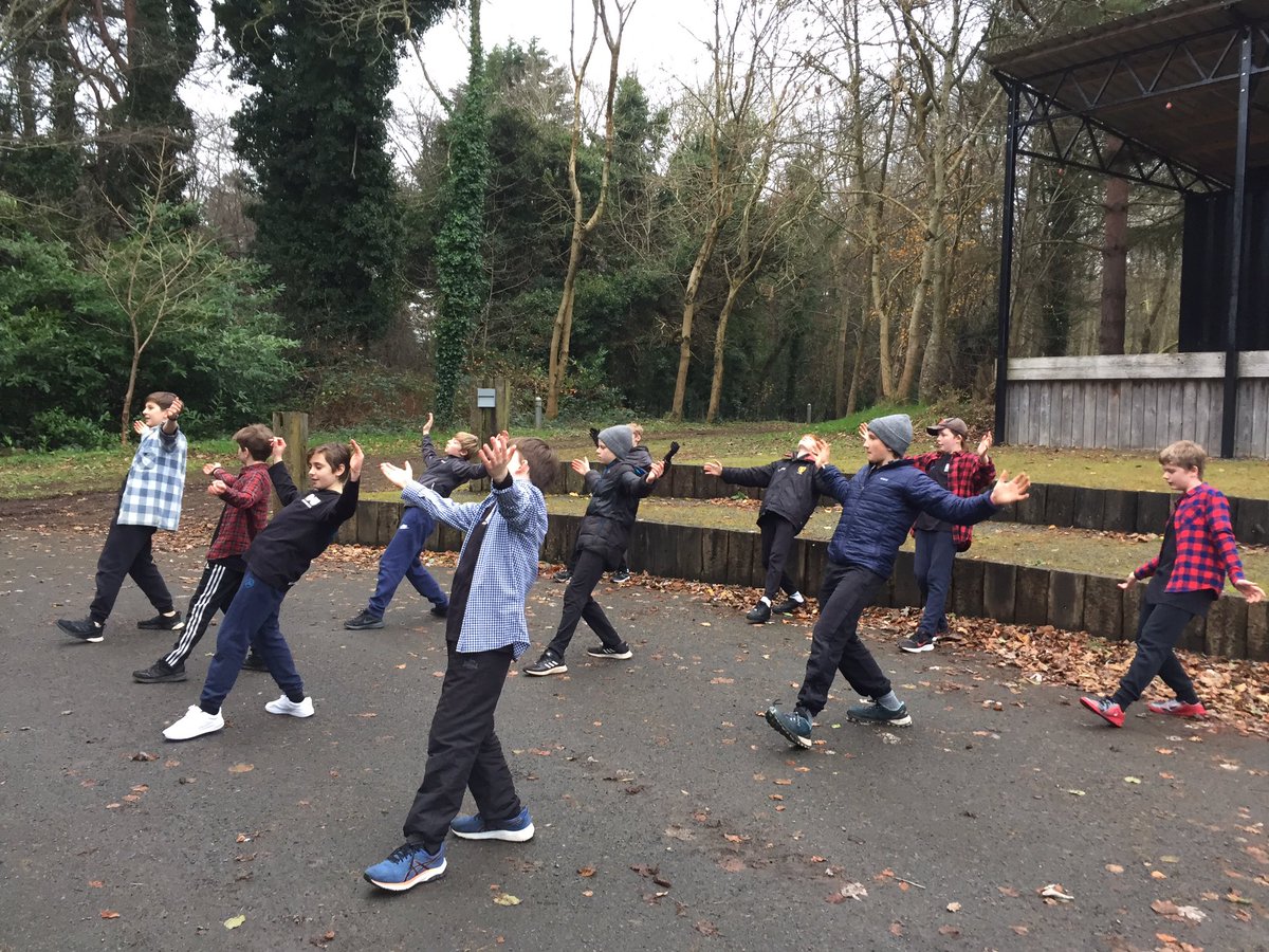 #BelfastBoys warming up at our DAY OF DANCE yesterday. Fantastic sharing in the beautiful outdoors of Crawfordsburn Country Park. Can’t wait to share more photos in the new year! 

#Youth #Dance #Sutemos #Suteminis