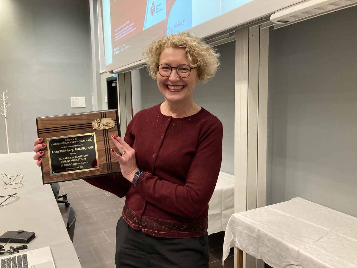 This is professor Anna Strömberg @prof_stromberg winning 2021 Katharine Lembright Life Time Achievement Lecture. Congratulations Anna🎂🥳nominated by @DrJaarsma @RiegelBarbara and Lorraine Evangelista PhD #AHA21 #CVSNHeart