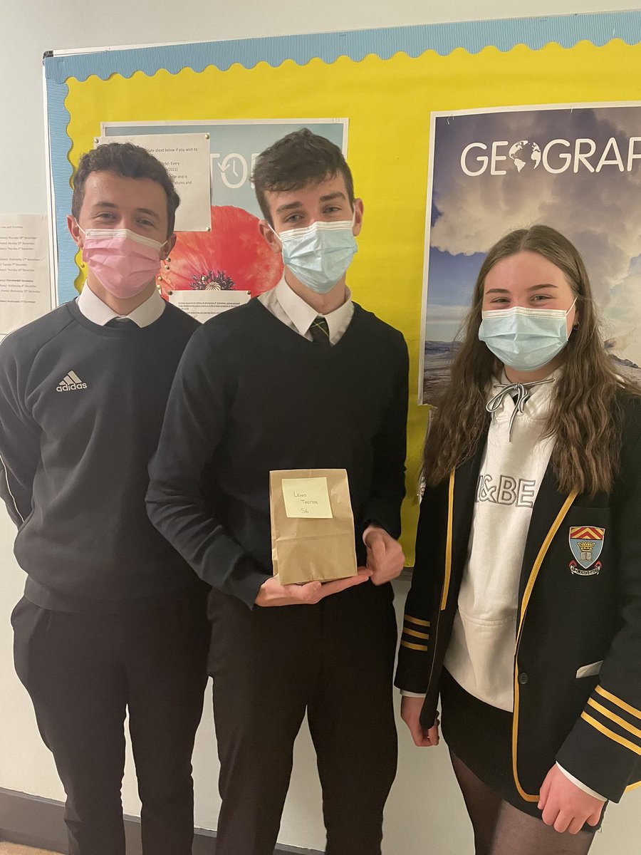 McLarenBusiness's tweet image. Great to see the young Enterprise team have a busy Christmas season 🎄 ! Thanks to all who placed orders and supported @YEMclaren2021! @YE_ForthValley