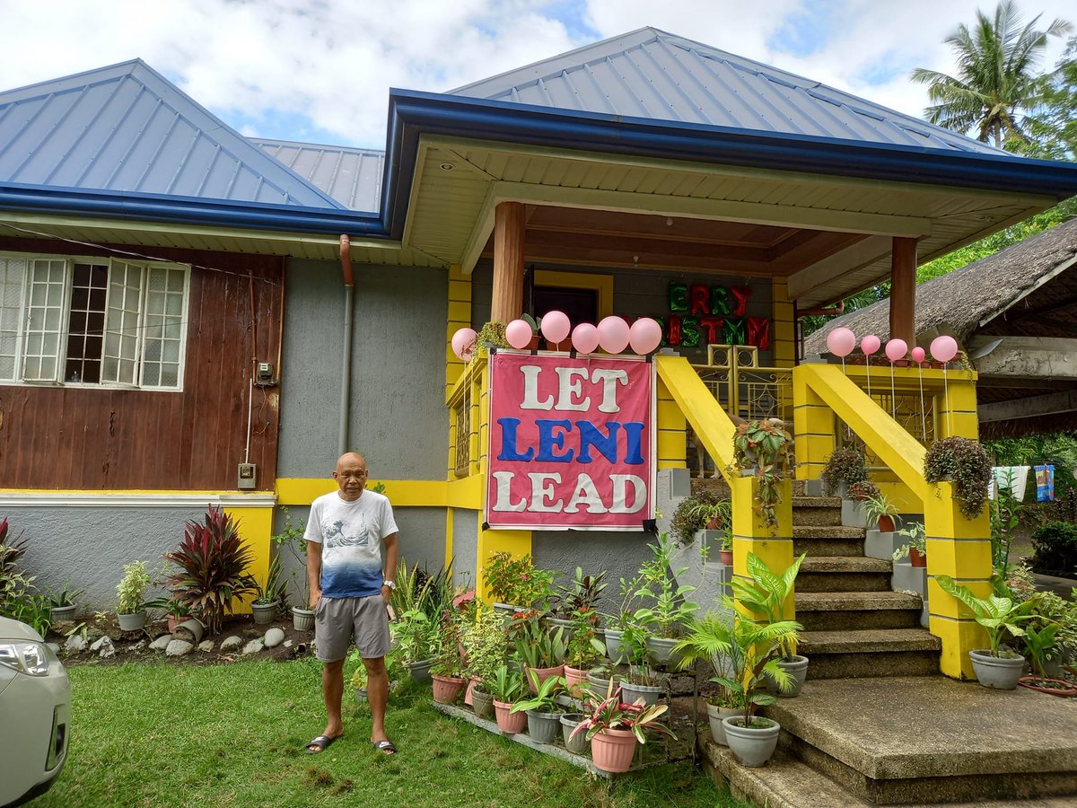 CrushMajor's tweet photo. An ordinary citizen advocating for good governance and with my small resources I am celebrating merry christmas with my farmers together with their families fully supporting VP LENI ROBREDO - Primo Trillanes https://t.co/zTky4eSdme