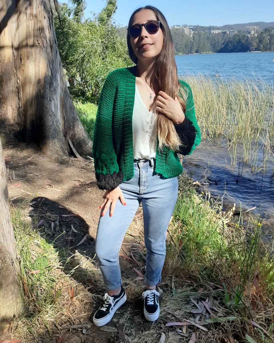 TSMiriam's tweet photo. Este color la lleva 🌳☝️

Hermoso chalequito de Green Sheep. Ideal para regalar está navidad, apoya a emprendedores 🐑💚

Encuentralo en su Instagram @green_sheep.o

#BoricPresidentedeChile
#UnaNavidadParaTodos #hechoamanoconamor https://t.co/C7FNPKZydB