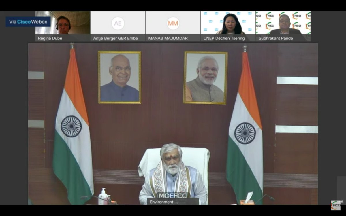 AwCampaignSUPs's tweet photo. Hon'ble Minister @moefcc  Shri @AshwiniKChoubey , HMoS highlighted the challenge that we face today due to the SUP items.
#plasticpollution #savetheplanet #singleuseplastic #saveouroceans #recycle #reuse #savetheearth #gogreen #sustinableliving #climatechange #plasticpollutes https://t.co/H3jiH8WRJM