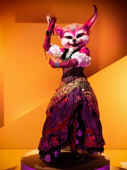 galafanmorelos's tweet photo. Y si efectivamente @GalaMontes2 si es GITANA 🦊🛐,fue tan hermoso ver la evolución de Gitana Hermosa en cada show ❤️ a pesar de que los investigadores no dijeron su nombre,sus fans estuvimos al pie del cañón apoyándote galita💗😍¡Que Felicidad 💘! #GitanaEs #quieneslamascara https://t.co/xdhhWVsGDO