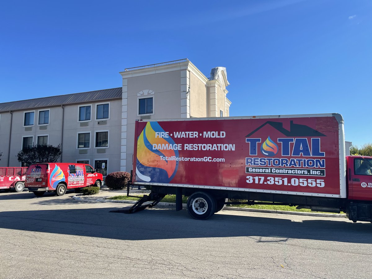 TotalR's tweet photo. One of our recent commercial losses involved a lightning strike to the roof that caused water damage to multiple floors. Our team has handled the water remediation, demolition, and is now preparing to put everything back together! #WinDaily #TRNation #TrustThatBuilds #Kustom https://t.co/tXy1wWYDGn