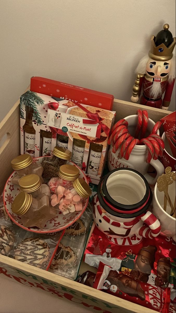 pradasunset's tweet photo. five days to go 🧣🎄 https://t.co/nMcTHd5Klj