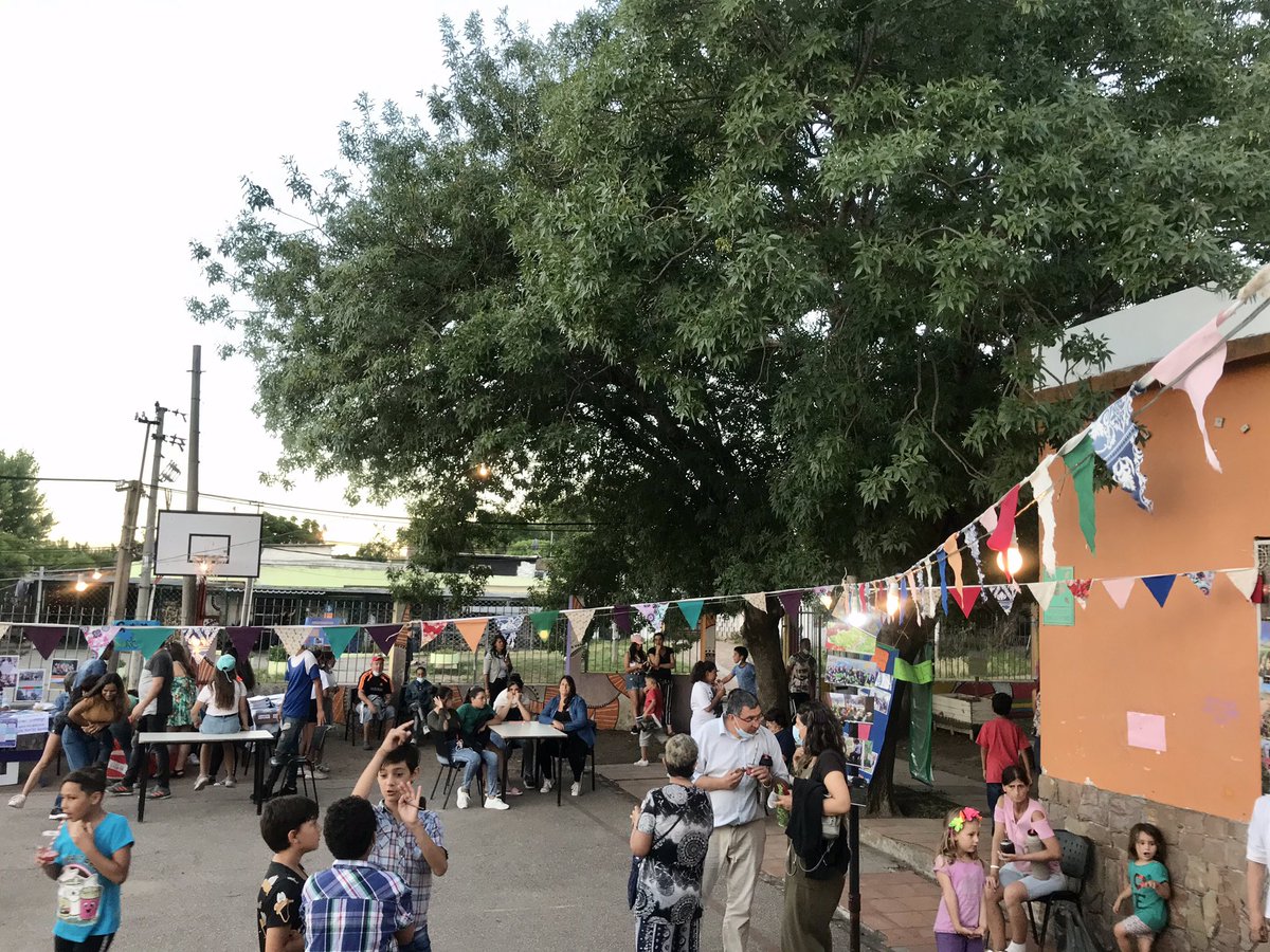fpablodetarso's tweet photo. ¡Tuvimos el placer de cerrar nuestro año con una fiesta abierta a la comunidad! 🥳🙌

Los niños, niñas, adolescentes y familias se arrimaron a la Obra para ver el trabajo anual que realizaron los proyectos socioeducativos. https://t.co/PYQvnWpiGt