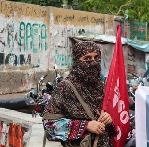 SBaloch23's tweet photo. Banuk Karima once said in a statement that "who likes death, but when it comes to Land, then life's concernment doesn't remain anymore", and Banuk succeeded in putting her statement virtually.

#BalochWomenDay https://t.co/KPKrshxepc