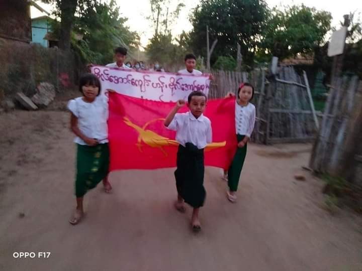 Chanapai247's tweet photo. Being in their school ages , Gen alphas from #YayKyiPin village of Yin-Mar-Pin township never hesitate to protest against junta SAC .
#HelpMyanmarIDPs
#Dec20Coup
#WhatsHappeningInMyanmar https://t.co/MhybqUoDSf