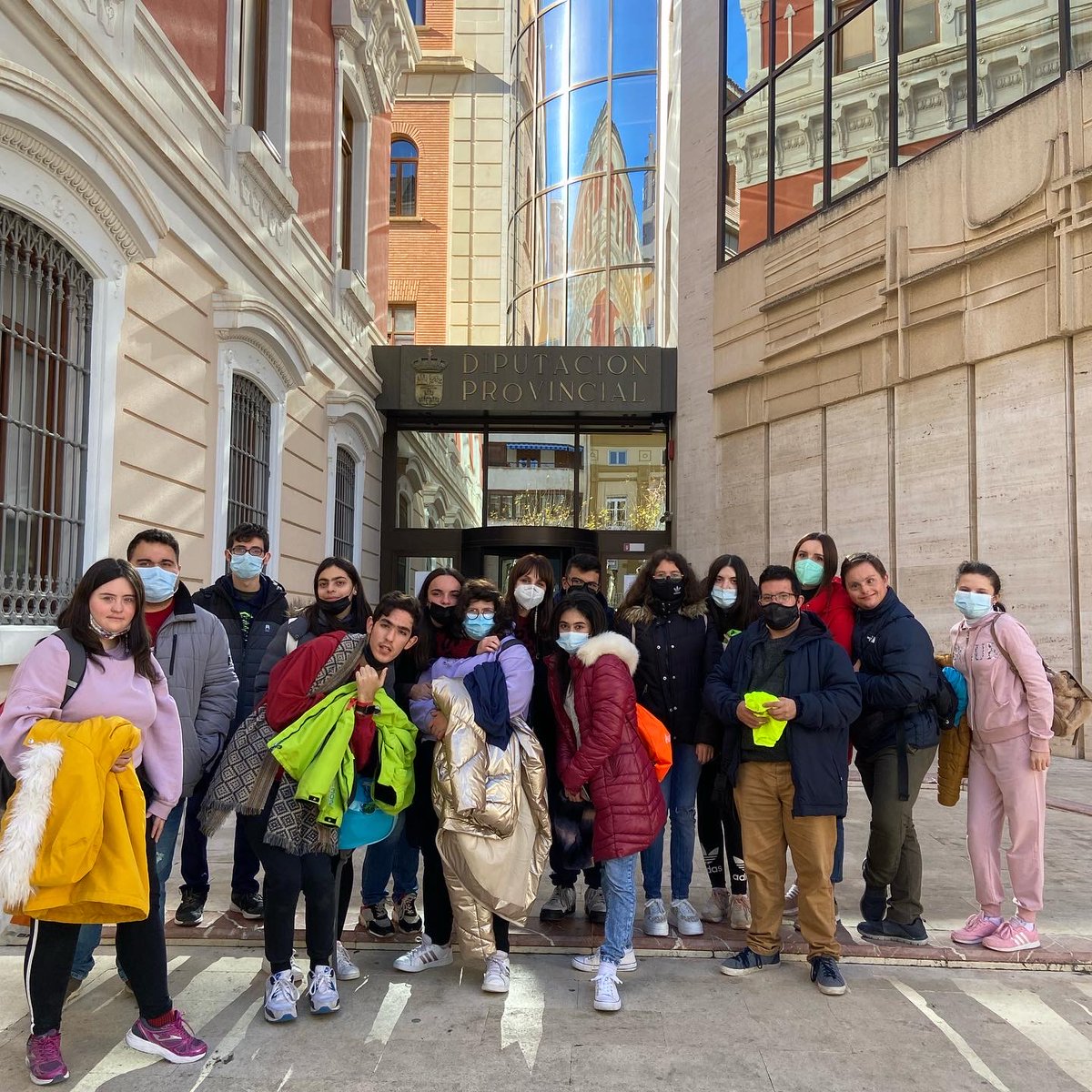 IESVandelvira's tweet photo. Visita de los alumnos del PEFP a la Diputación de Albacete. Gracias al diputado D. Daniel Sancha por explicarnos y enseñarnos todo lo relacionado con esta institución!!! #diputados #diputacionalbacete #jccmeducacion #formacionprofesional #pefp @dipualbadeporte @dipualba https://t.co/vi5yX8qpcK